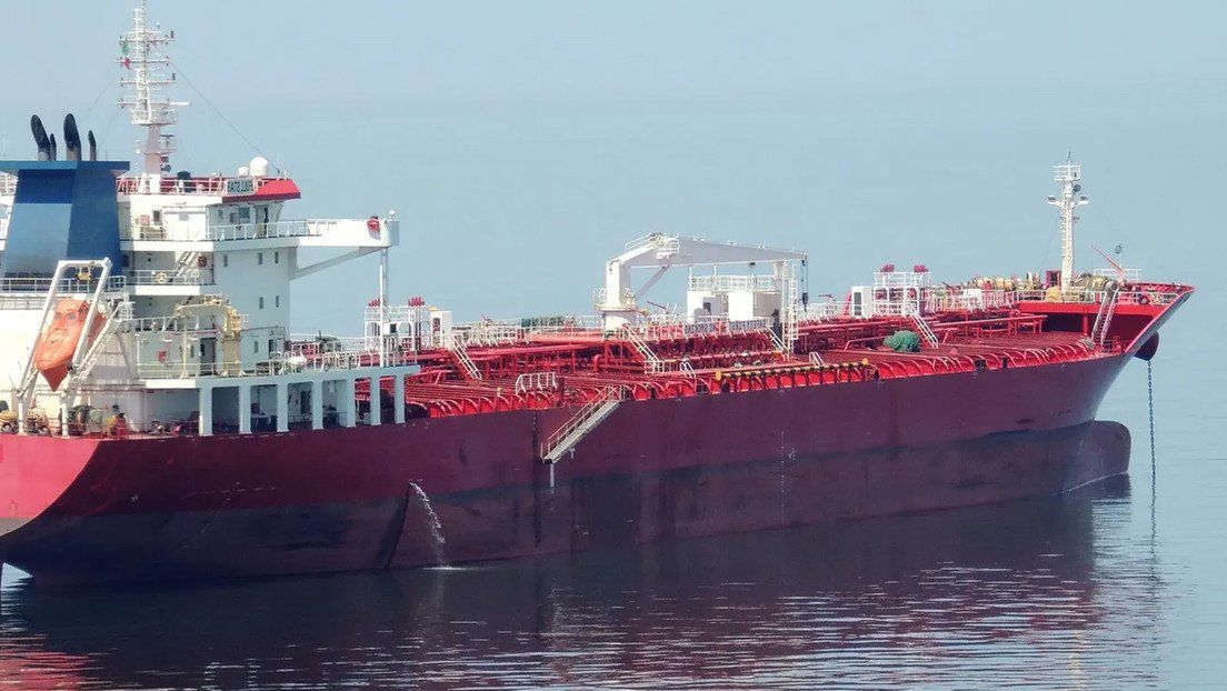 Petrolero-chino-desafia-a-Trump-y-cruza-Ormuz-a-pesar-de-su-bloqueo