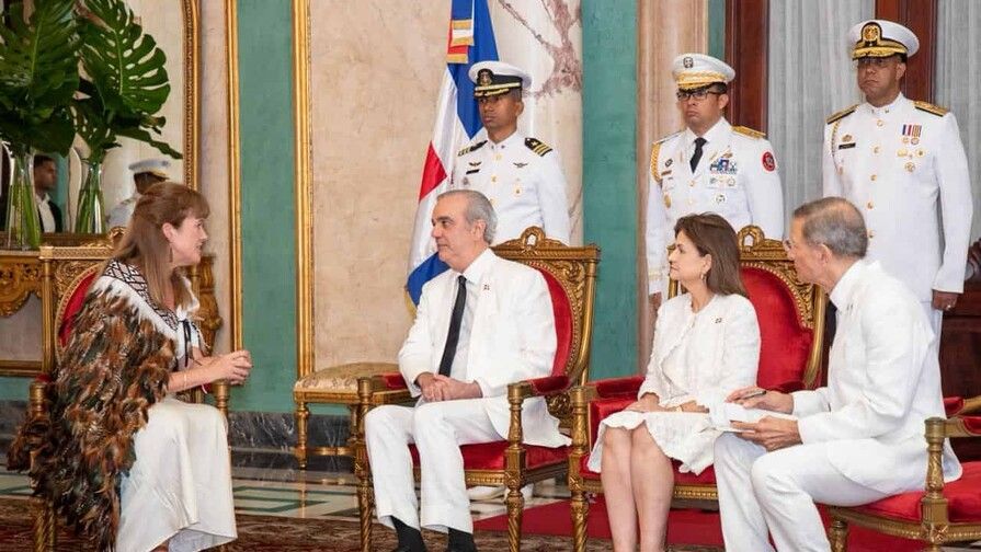abinader-recibe-embajadores-acreditados-en-republica-dominicana-efaad5fa-focus-min0.1-0.18-896-504