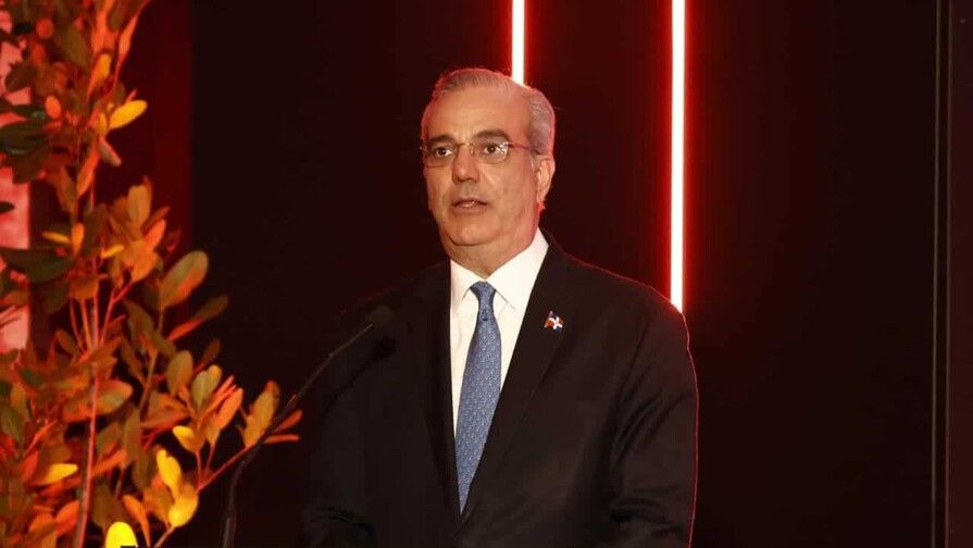 luis-abinader-destaca-inversiones-de-scotiabank-en-rd-7fa4410a-focus-0-0-896-504