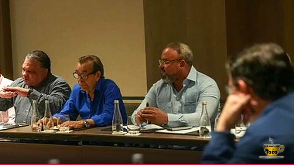 Gobierno y G-12 pactan no subir tarifas transporte